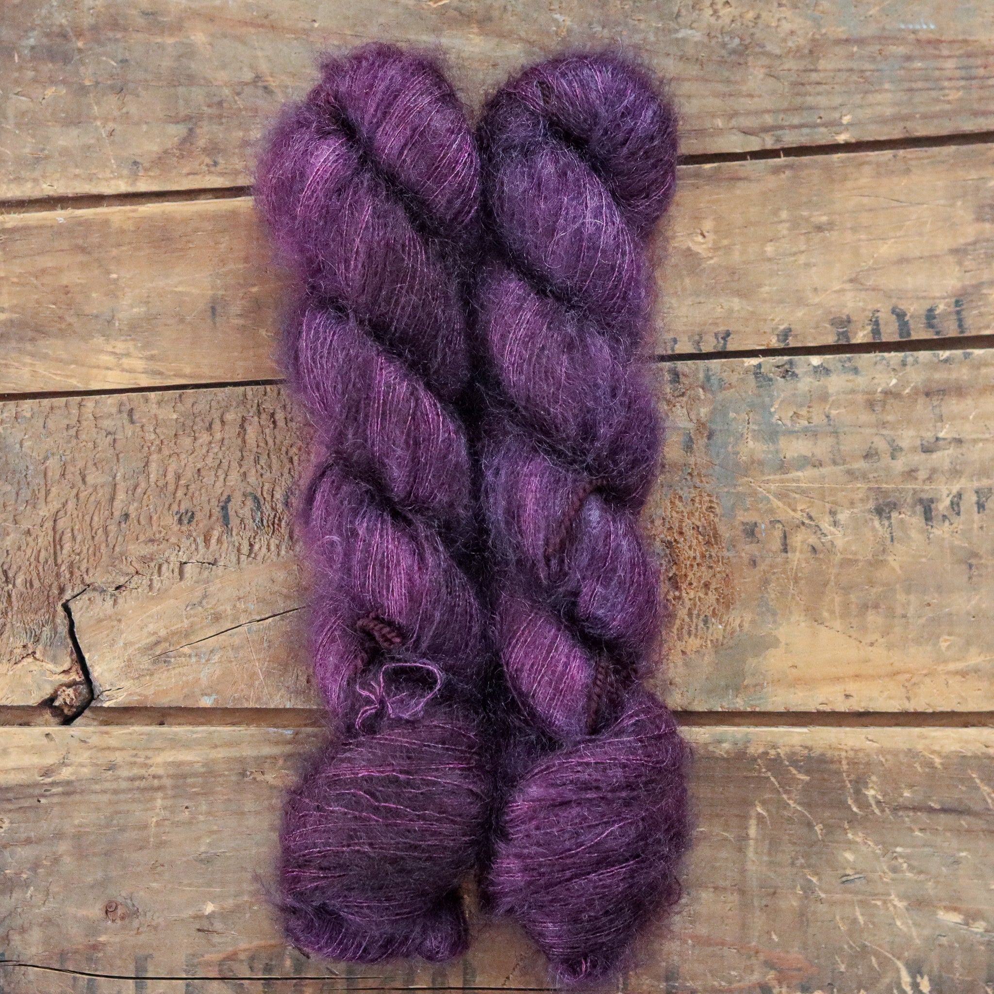 Aubergine | anemone lace