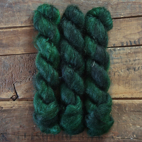 Black Emerald | anemone lace