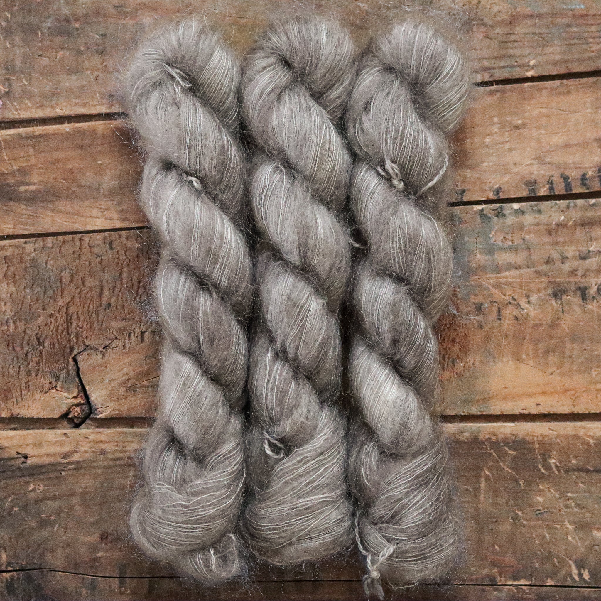 Chartreux | anemone lace