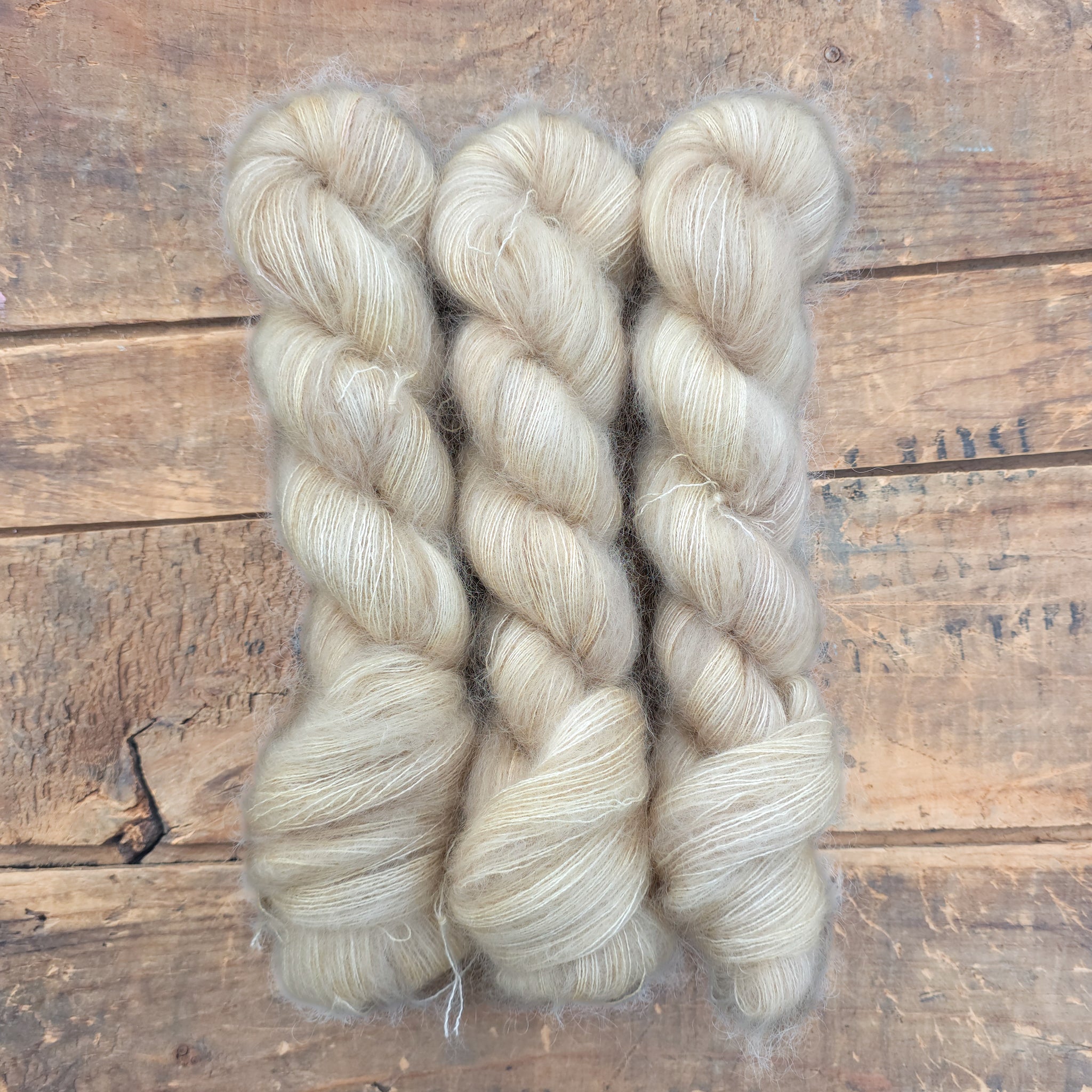 Latte | anemone lace