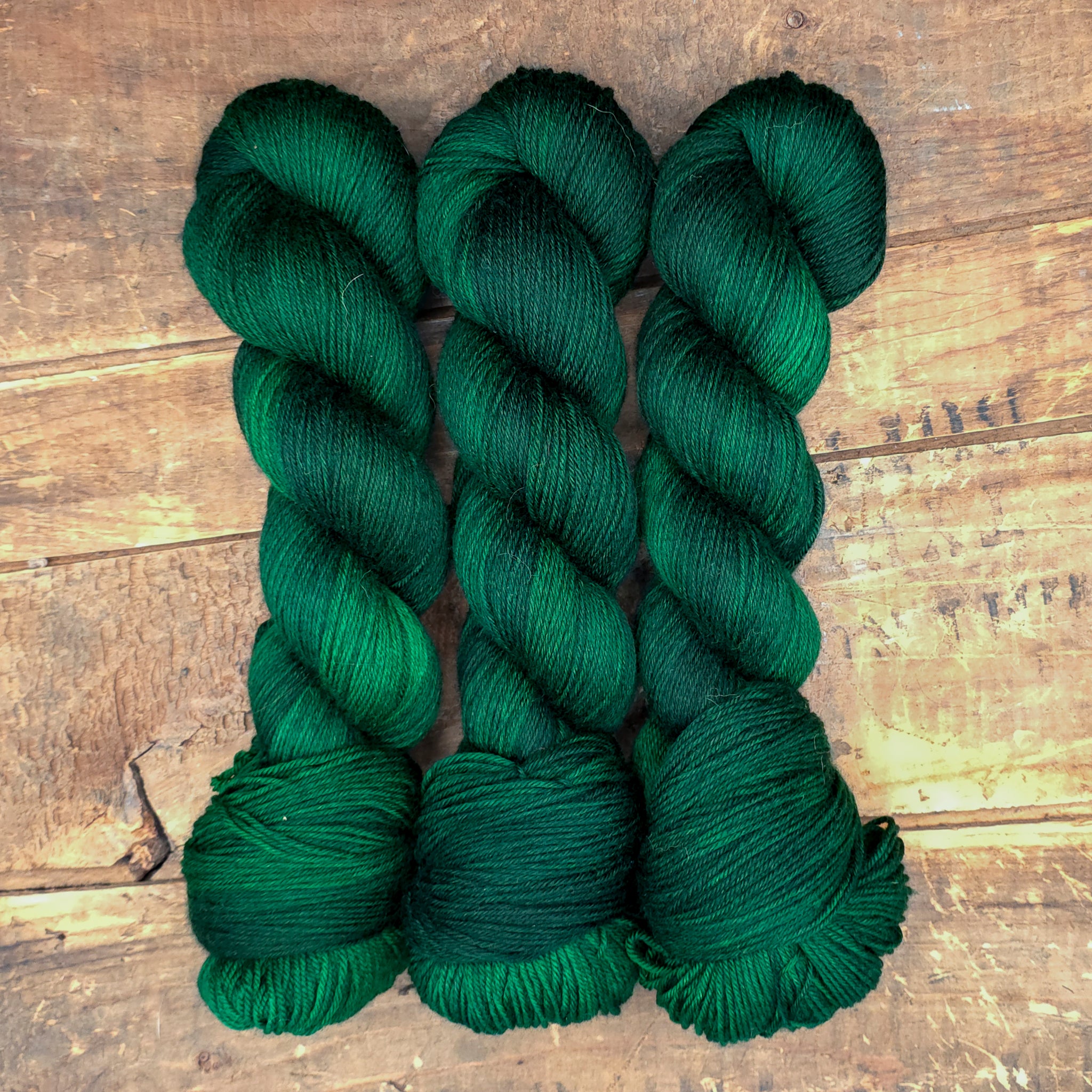 Black Emerald | violet sock