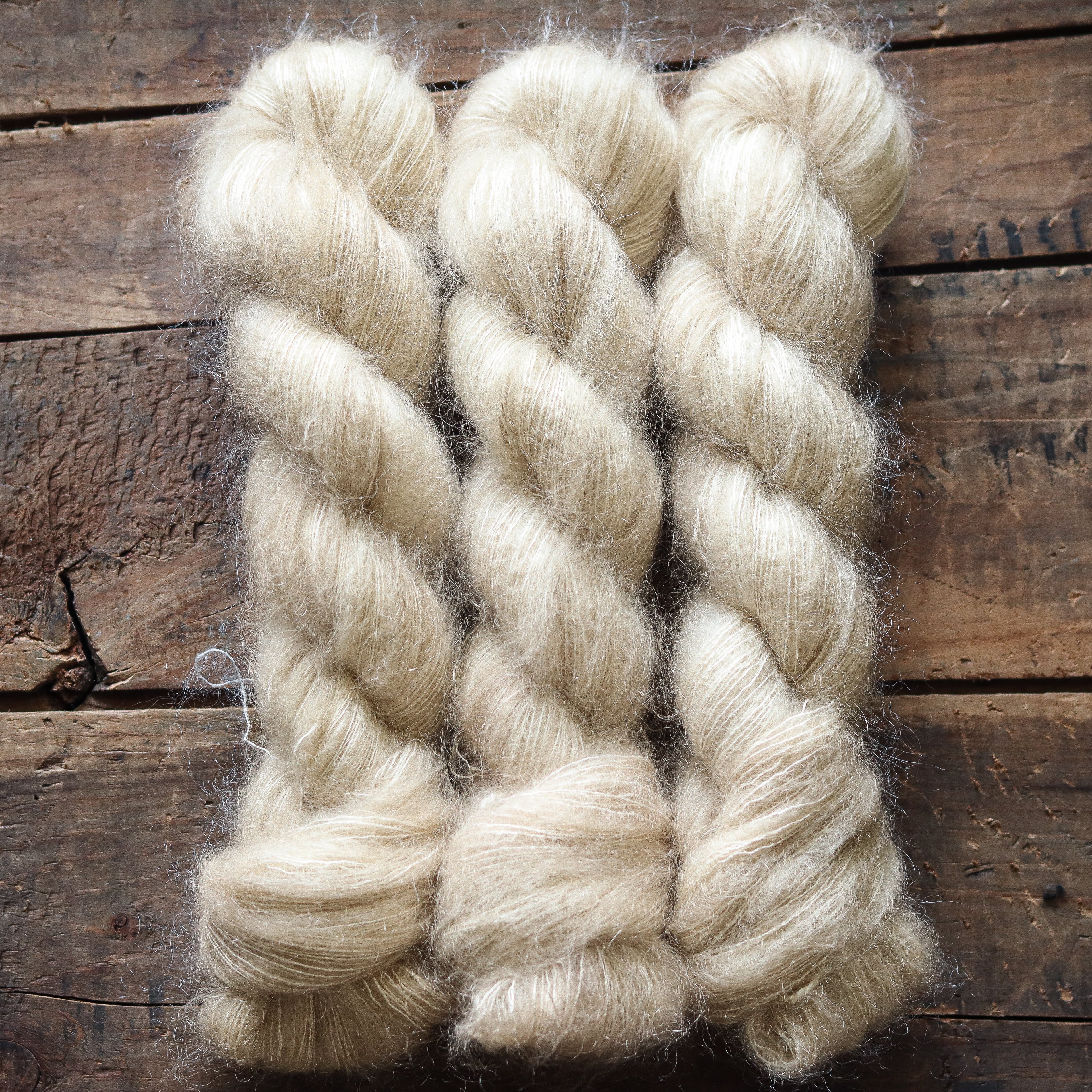 Latte | anemone lace